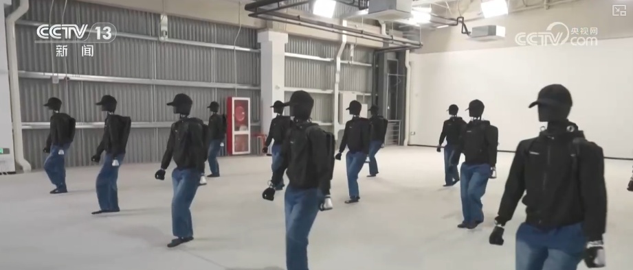 超6000家,破1.2万亿元!人工智能催生新岗位、新职业 劳动者拥有更多发展机会 超6000家,破1.2万亿元!人工智能催生新岗位、新职业 劳动者拥有更多发展机会