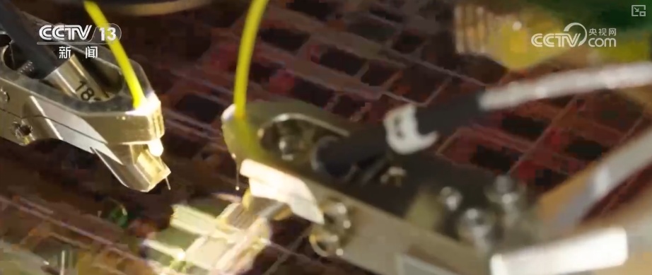 超6000家,破1.2万亿元!人工智能催生新岗位、新职业 劳动者拥有更多发展机会 超6000家,破1.2万亿元!人工智能催生新岗位、新职业 劳动者拥有更多发展机会