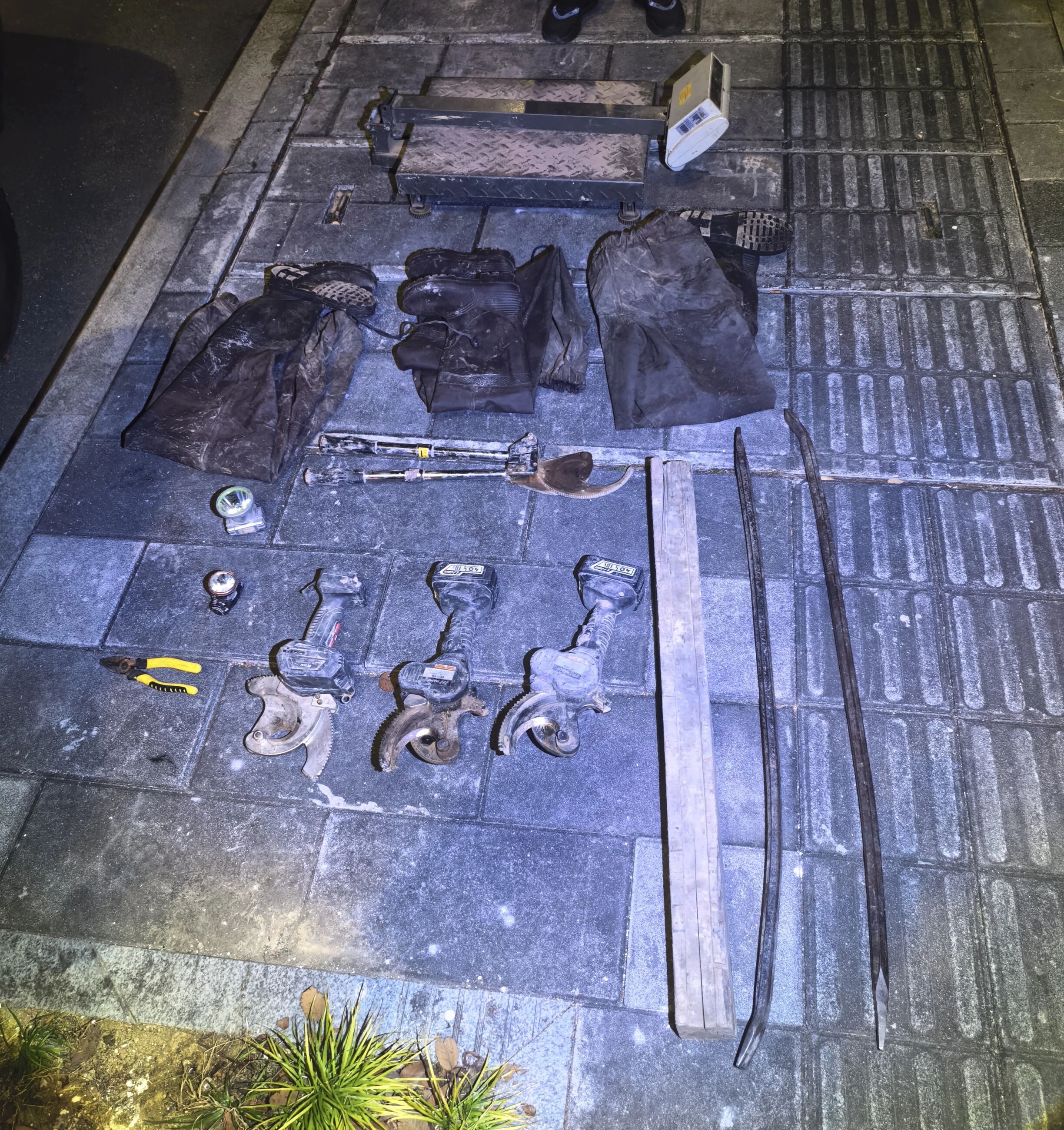 7人被刑拘!警方打掉一盗窃团伙 7人被刑拘!警方打掉一盗窃团伙