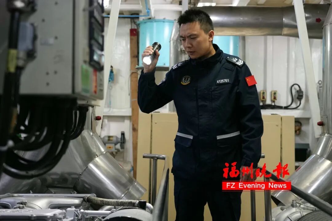 舰艇“心脏”守护者!福州海警吴万忠,有绝活! 舰艇“心脏”守护者!福州海警吴万忠,有绝活!