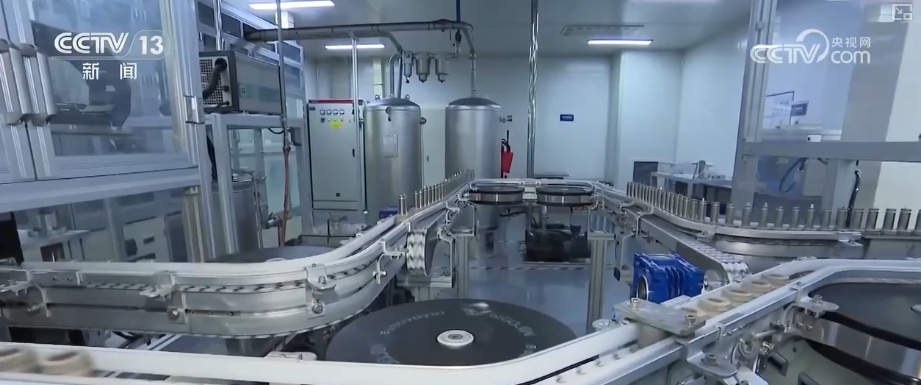 超6000家,破1.2万亿元!人工智能催生新岗位、新职业 劳动者拥有更多发展机会 超6000家,破1.2万亿元!人工智能催生新岗位、新职业 劳动者拥有更多发展机会