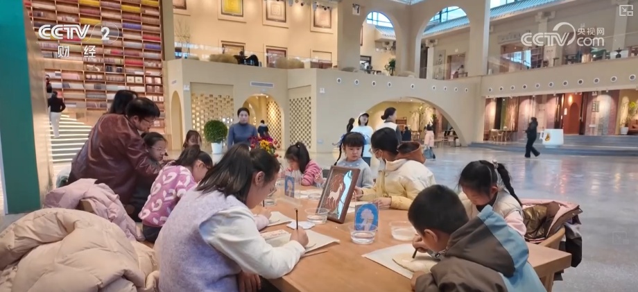 新技术催生“未来感”新职业 激发就业市场澎湃活力释放无限可能