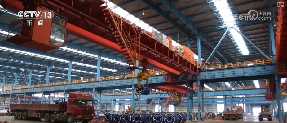 超6000家,破1.2万亿元!人工智能催生新岗位、新职业 劳动者拥有更多发展机会 超6000家,破1.2万亿元!人工智能催生新岗位、新职业 劳动者拥有更多发展机会