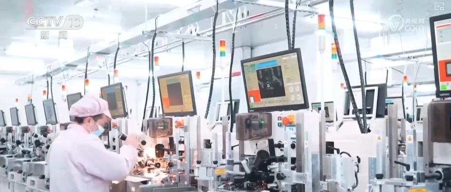 超6000家,破1.2万亿元!人工智能催生新岗位、新职业 劳动者拥有更多发展机会 超6000家,破1.2万亿元!人工智能催生新岗位、新职业 劳动者拥有更多发展机会