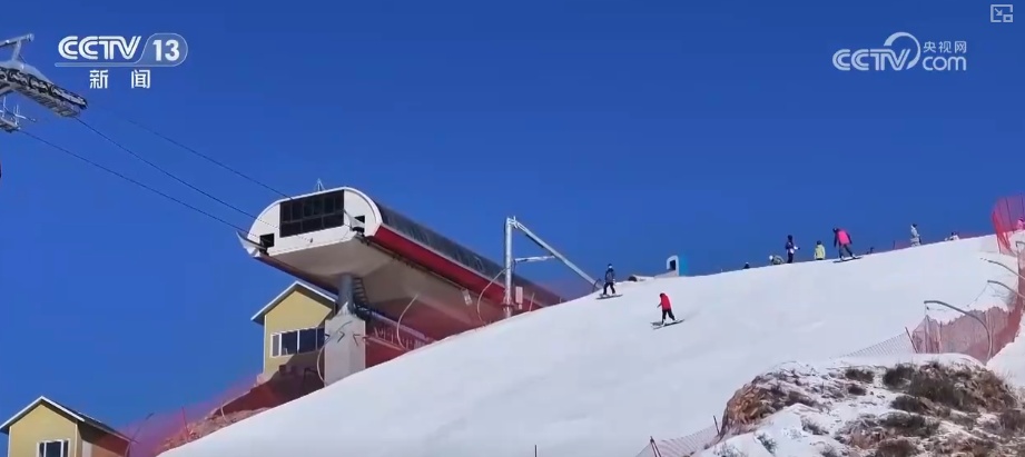 “服务上新+业态升级”推升“冷资源”热力 以雪为“媒”带旺周边产业激活消费新动能