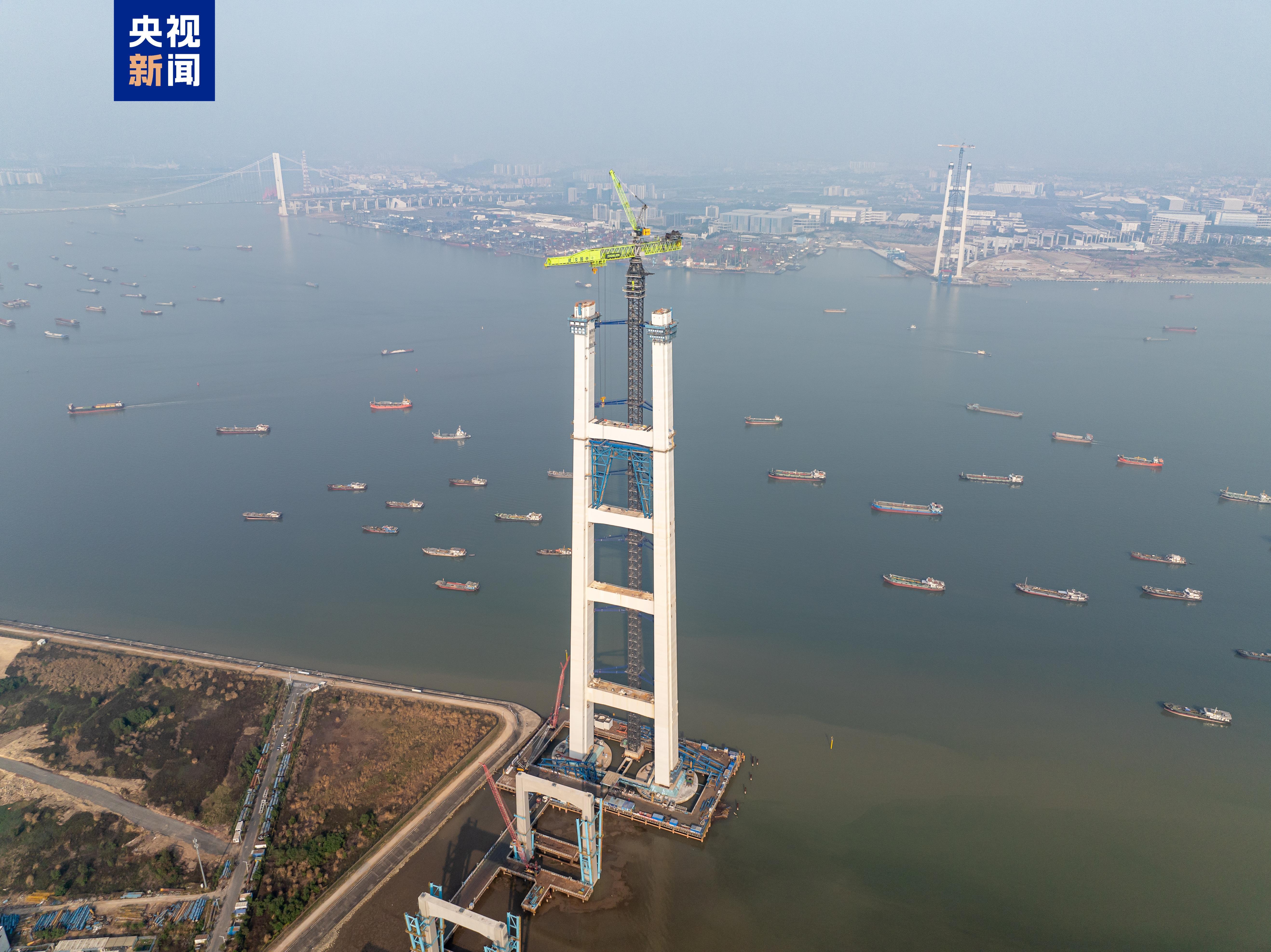 狮子洋通道主桥桥塔突破300米 计划4月封顶