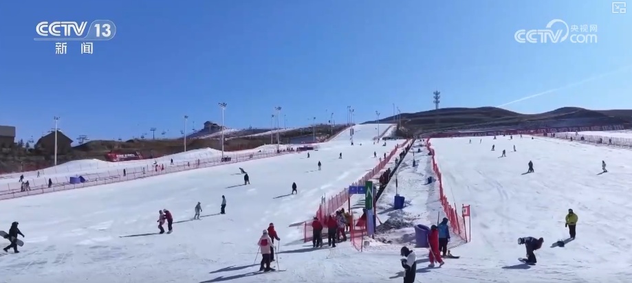 “服务上新+业态升级”推升“冷资源”热力 以雪为“媒”带旺周边产业激活消费新动能