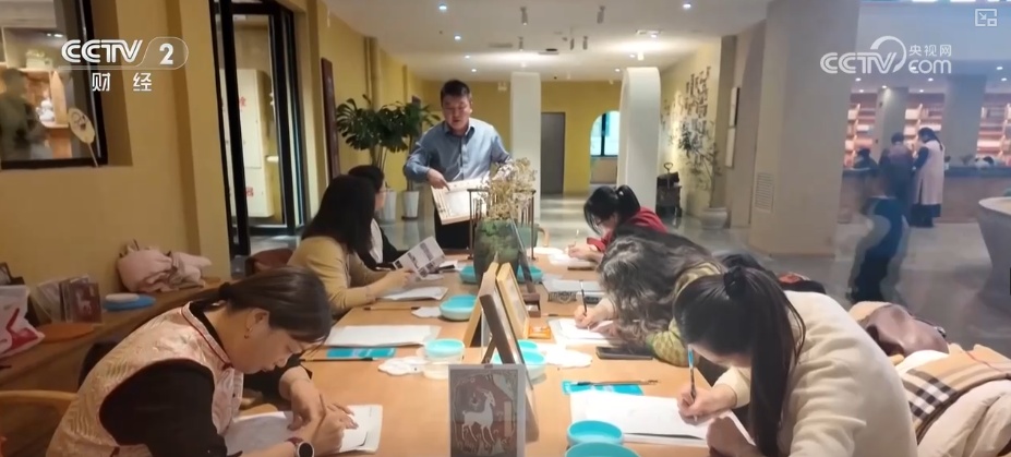 新技术催生“未来感”新职业 激发就业市场澎湃活力释放无限可能