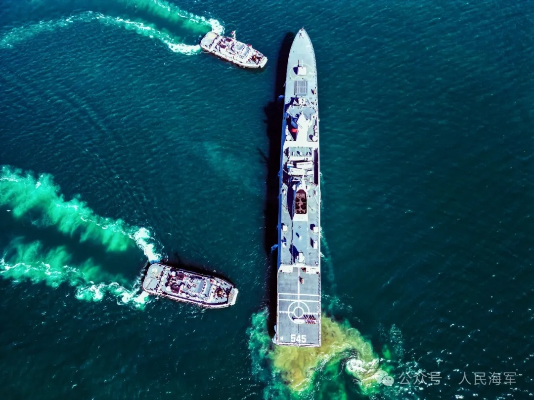 漯河舰,入列一周年! 漯河舰,入列一周年!