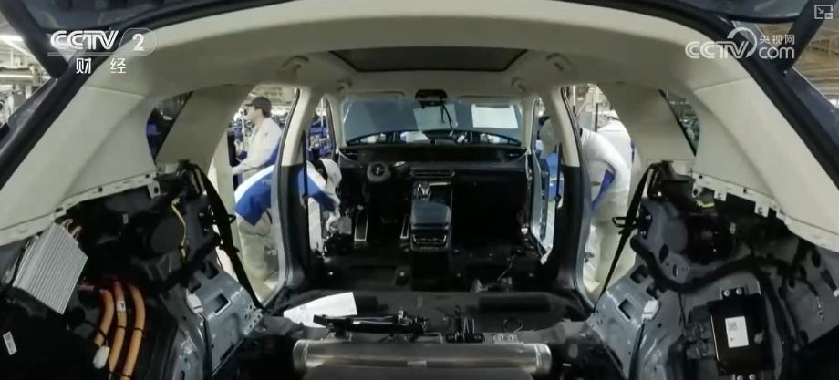 新技术催生“未来感”新职业 激发就业市场澎湃活力释放无限可能