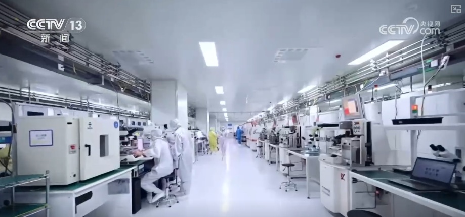 超6000家,破1.2万亿元!人工智能催生新岗位、新职业 劳动者拥有更多发展机会 超6000家,破1.2万亿元!人工智能催生新岗位、新职业 劳动者拥有更多发展机会