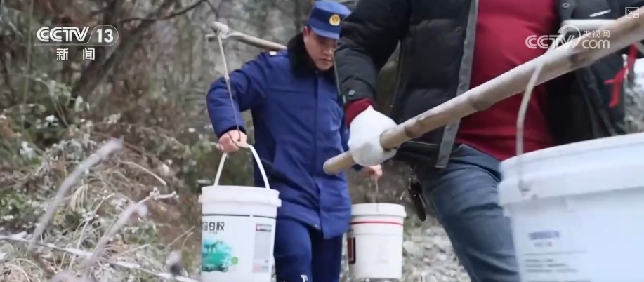 除冰保畅、踏冰送水、指导生产 多部门精准施策办好民生实事保障百姓生产生活