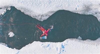 体验冰浮项目 枕寒涛 卧冰河 赏美景 体验冰浮项目 枕寒涛 卧冰河 赏美景