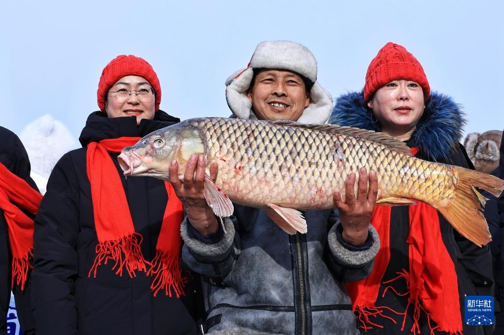 赫哲人唱起冬日欢歌 赫哲人唱起冬日欢歌