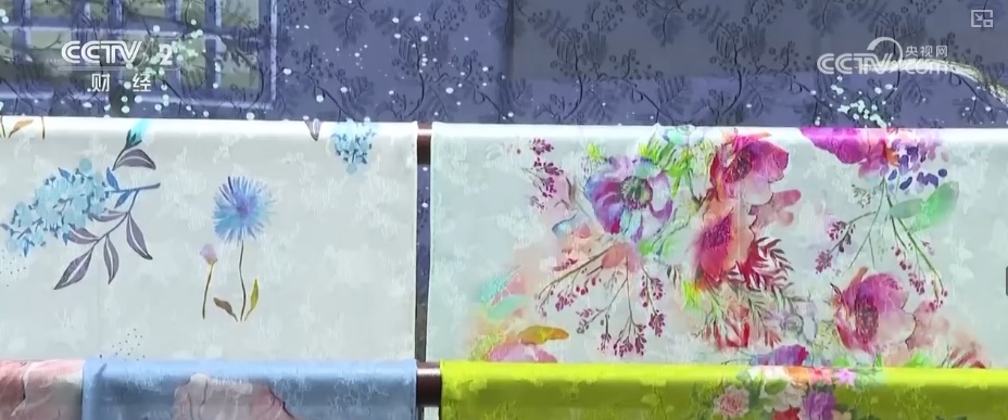 “马年元素+传统工艺”成“新宠”拉升年服热度 国潮热撬动服装市场新增长点