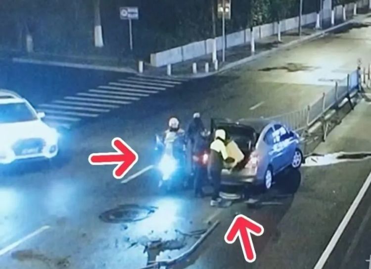 男子听到窗外异响,他忍不住拿起手机拍下:“非常感动” 男子听到窗外异响,他忍不住拿起手机拍下:“非常感动”