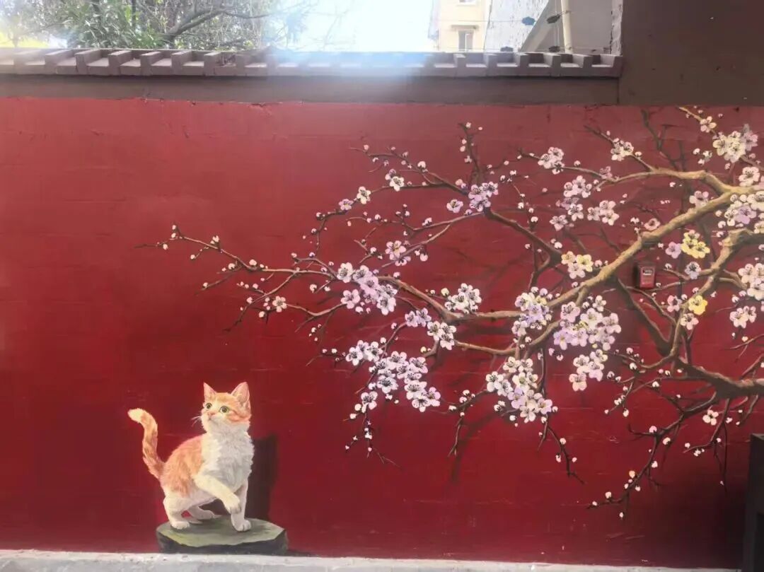 上海这条老街“长满小动物”!路人全在对着树和墙拍照打卡,裸眼3D效果逼真 上海这条老街“长满小动物”!路人全在对着树和墙拍照打卡,裸眼3D效果逼真