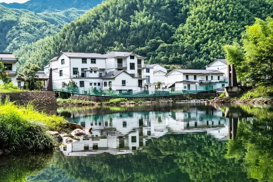 从“生态伤疤”到“仙侠世界”，这里的乡村为何火遍全球？