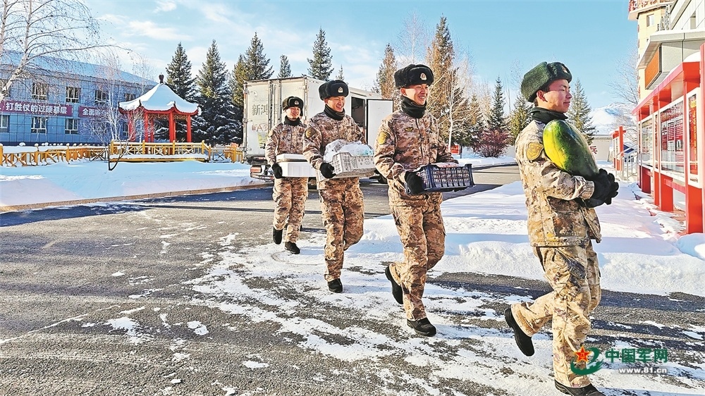 喜看边防哨所餐桌“四季常绿” 喜看边防哨所餐桌“四季常绿”
