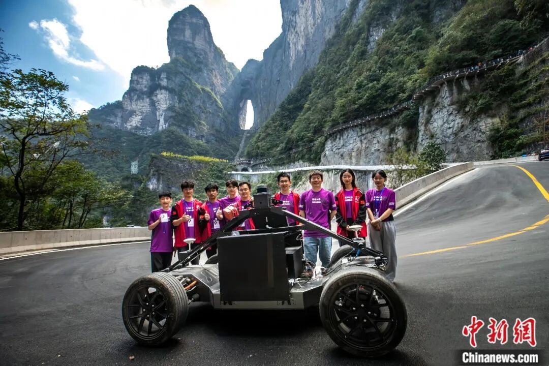 AI版“速度与激情”，不靠“弯道超车”