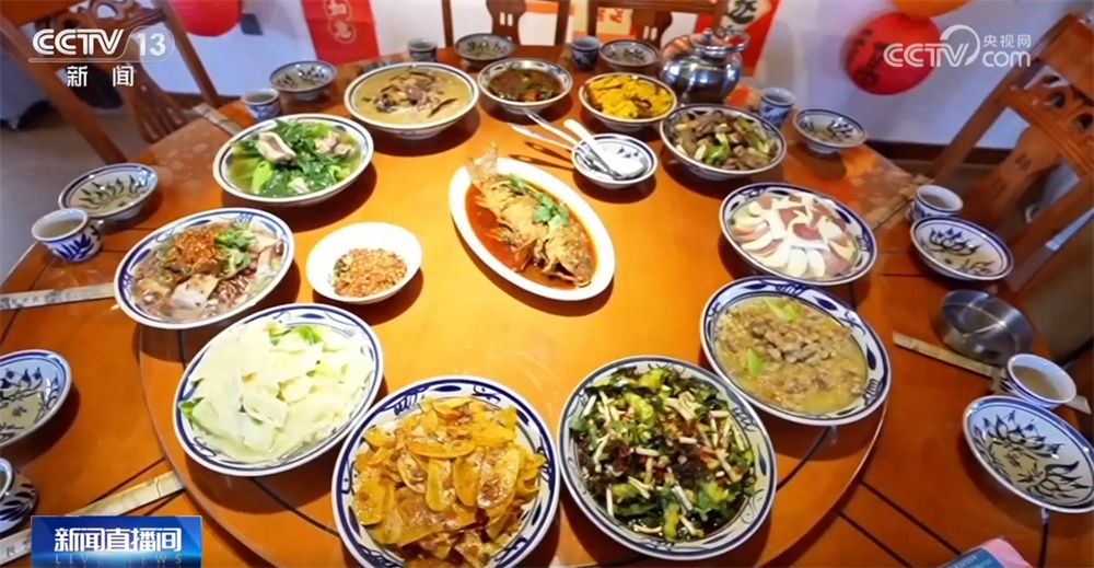 透过“舌尖”美味感受人间烟火最温暖动人的时刻 年货市场开启“备货模式” 透过“舌尖”美味感受人间烟火最温暖动人的时刻 年货市场开启“备货模式”