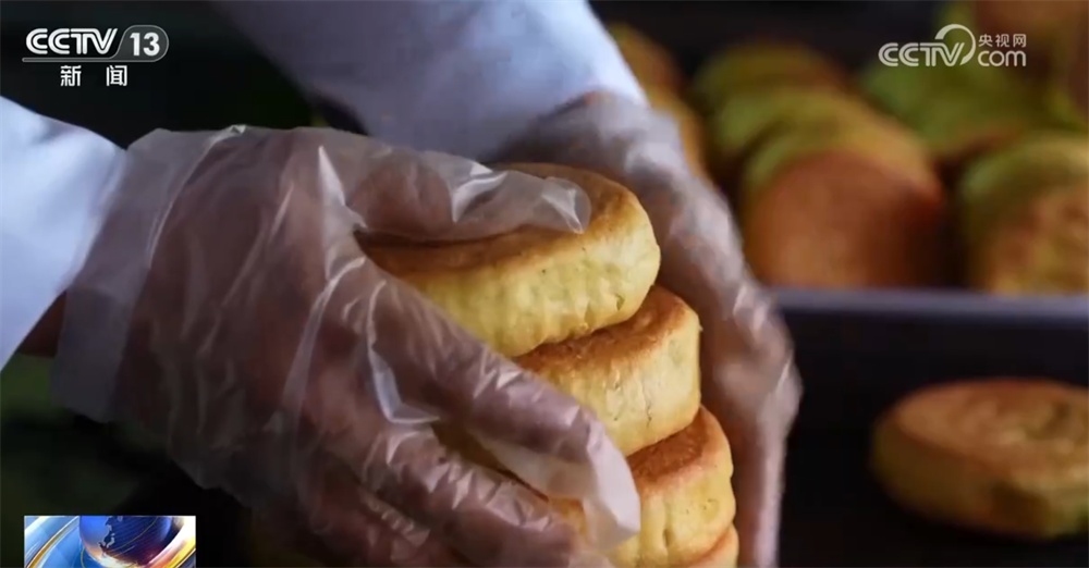 透过“舌尖”美味感受人间烟火最温暖动人的时刻 年货市场开启“备货模式” 透过“舌尖”美味感受人间烟火最温暖动人的时刻 年货市场开启“备货模式”