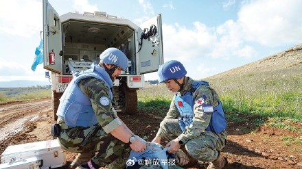 我赴黎维和部队与维和友军开展应急防卫演练 我赴黎维和部队与维和友军开展应急防卫演练