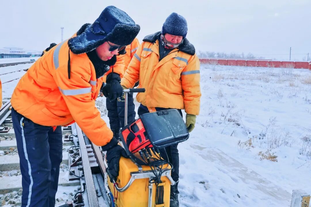 直击-40℃铁路作业现场！