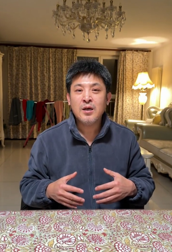 抖音回应孙涛遭网暴：“直播力挺闫学晶”“发布致歉信”等均不实，谣言源于营销号恶意炒作，已处置逾17万条负向评论