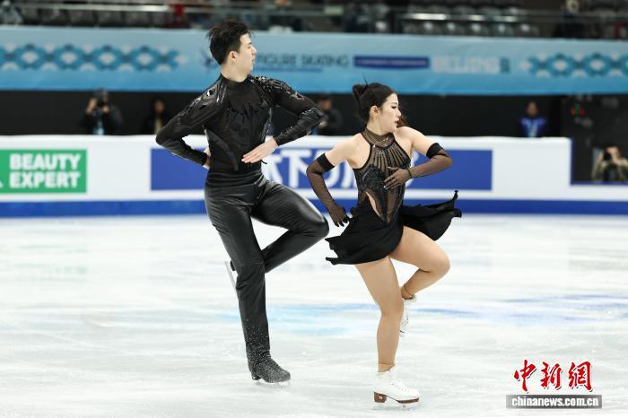 四大洲花滑锦标赛：日本队包揽女单奖牌 美国队成冰舞最大赢家