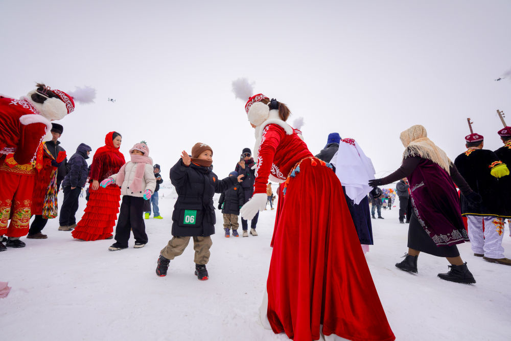 赴一场冰雪之约！看见新疆的冬日浪漫