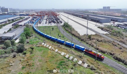 2025年开行量突破5000列！中欧班列（成渝）连续五年领跑全国