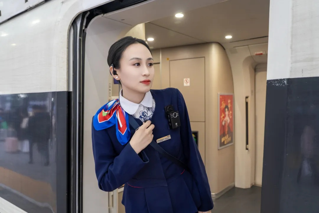 高铁“漂流瓶”又来了，这次是……