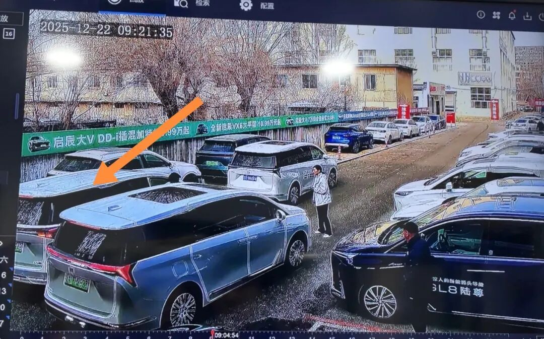 新车买来6天，4S店销售员一个没注意撞了！贬值3.5万谁来承担？