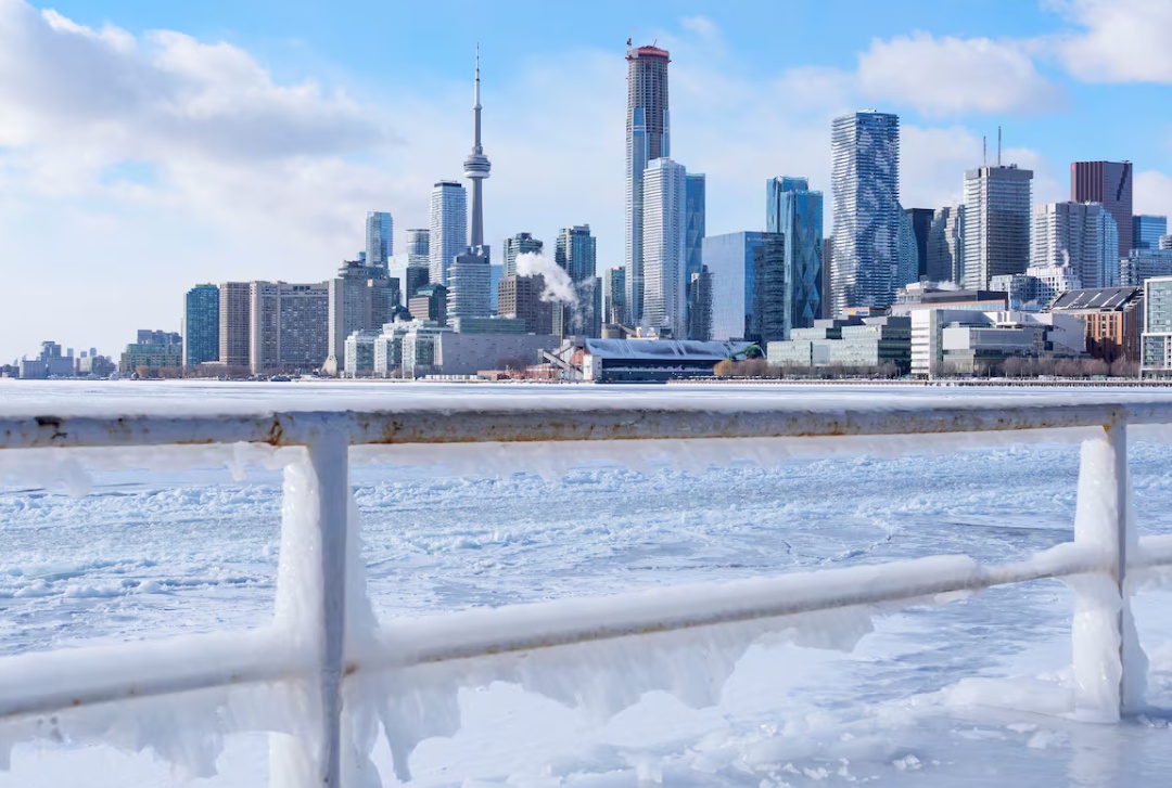 严寒天气席卷加拿大 多地航班延误或取消