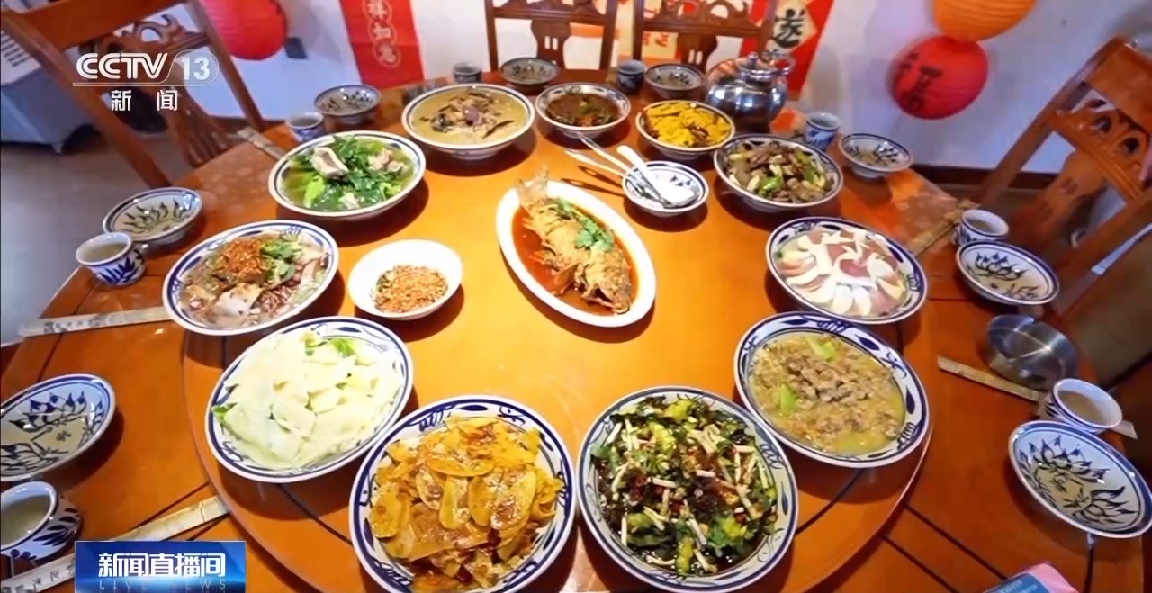 羊肉煲、焦熘肉段、糖油锅盔……这些地方美食你吃过吗