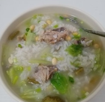 一碗汤泡饭下肚，浙江4岁男孩被妈妈抱着冲进急诊！千万要注意……