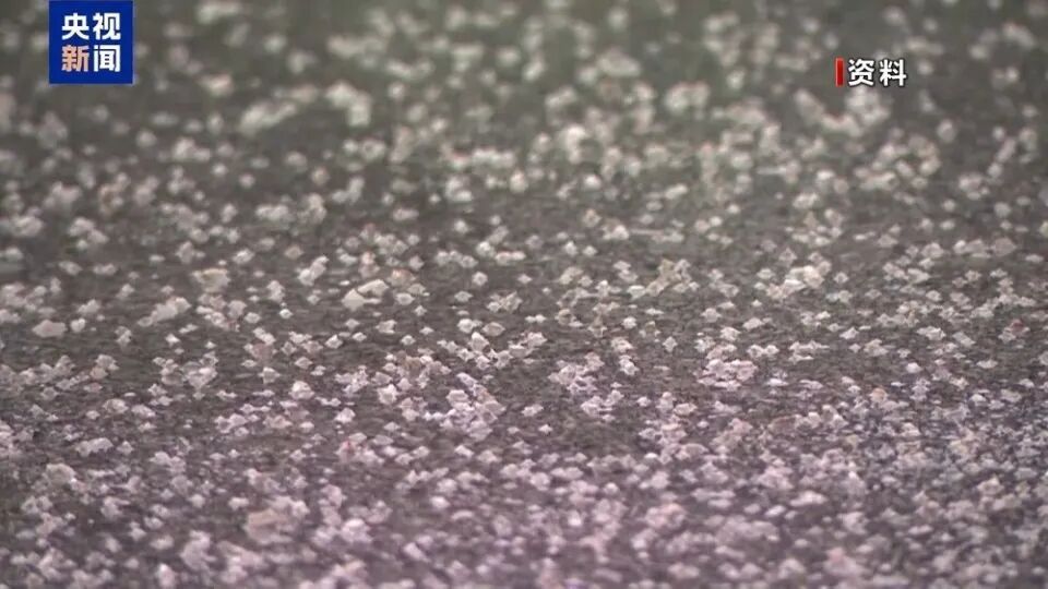 冬季风暴致美国超13000架次航班被取消，多州进入紧急状态，在美华人：各大超市被搬空，有超市限流、买水限购，水、牛奶、鸡蛋等被哄抢