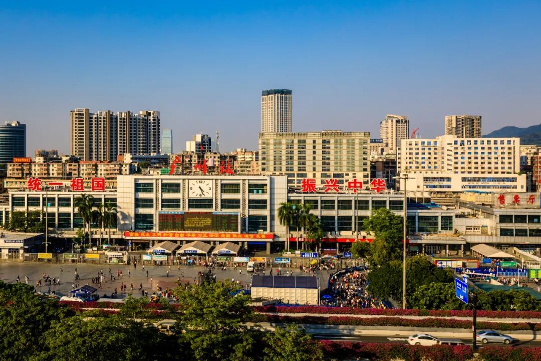 今早，百年广州站发出最后一班普速列车