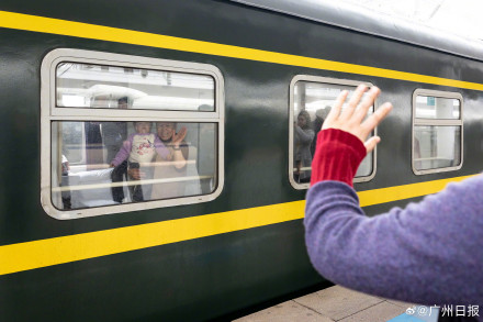 广州站全面进入高铁时代
