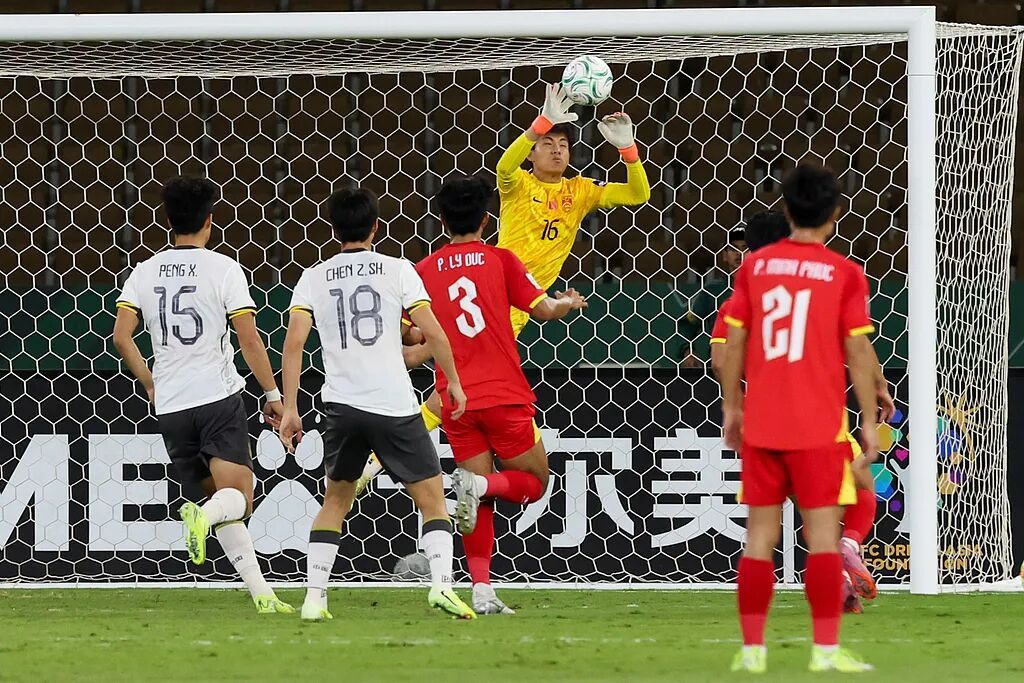 昨晚比赛后，门将李昊迅速蹿红