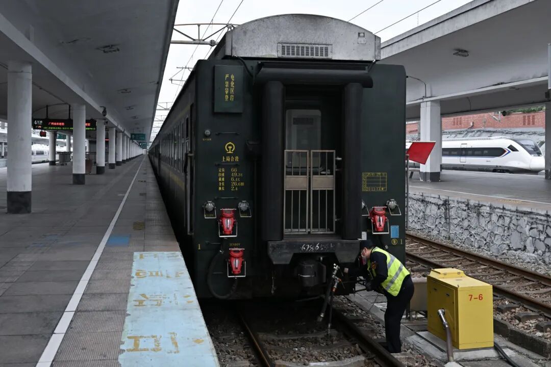 就在今天，正式告别！不少广州街坊一早去打卡