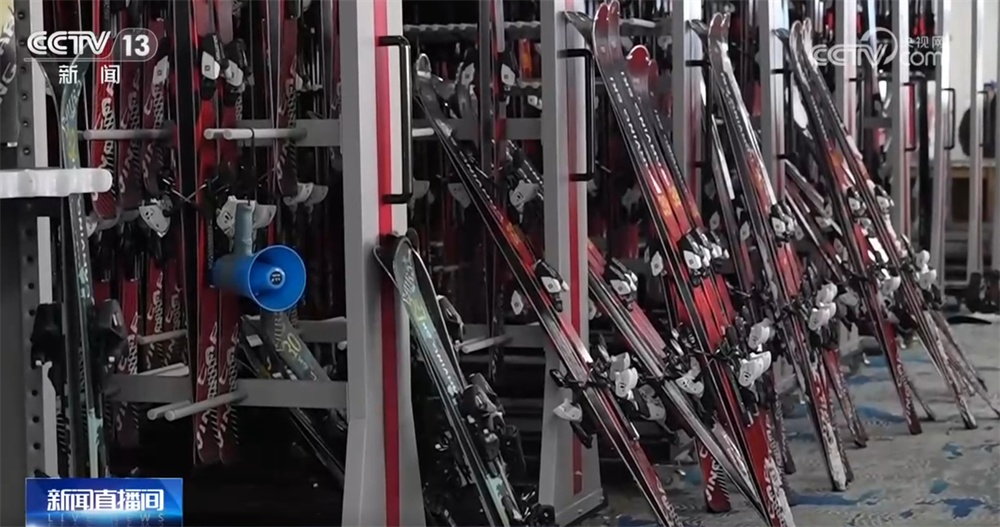 “冰雪+文旅”激发冬日经济热“雪”沸腾 冰雪产业成开年经济“强劲引擎”