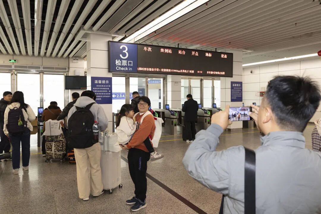 就在今天，正式告别！不少广州街坊一早去打卡