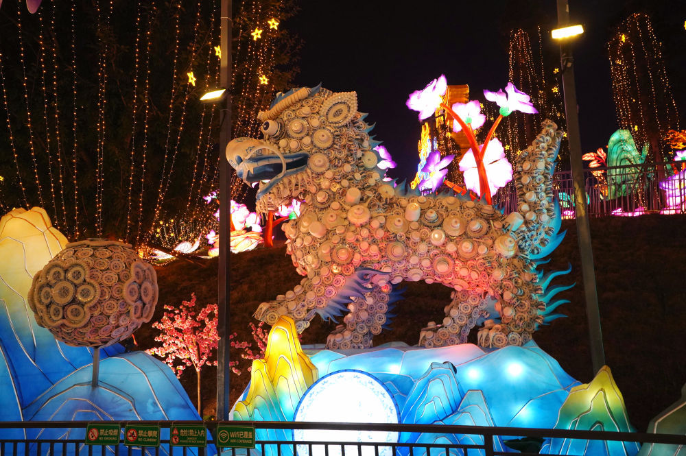 非遗焕新！自贡灯会开启中华彩灯视觉盛宴