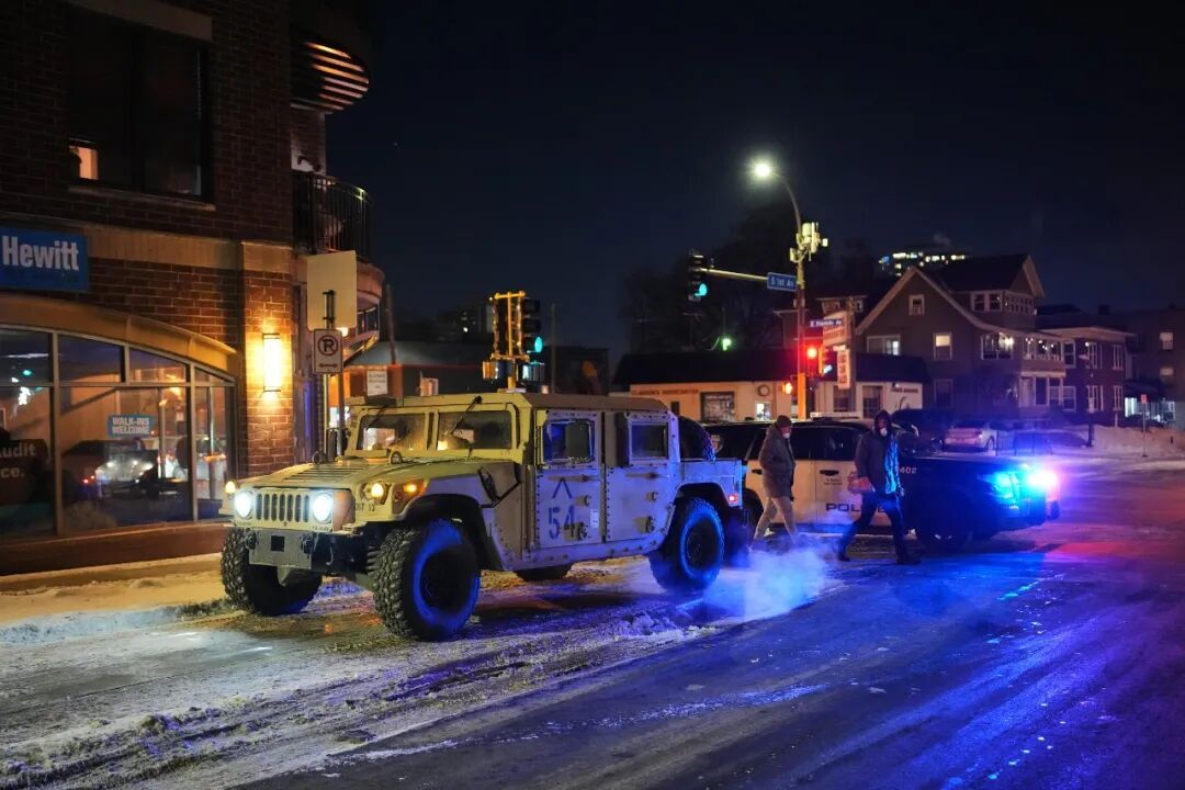 形势混乱！美国明尼苏达州派出国民警卫队