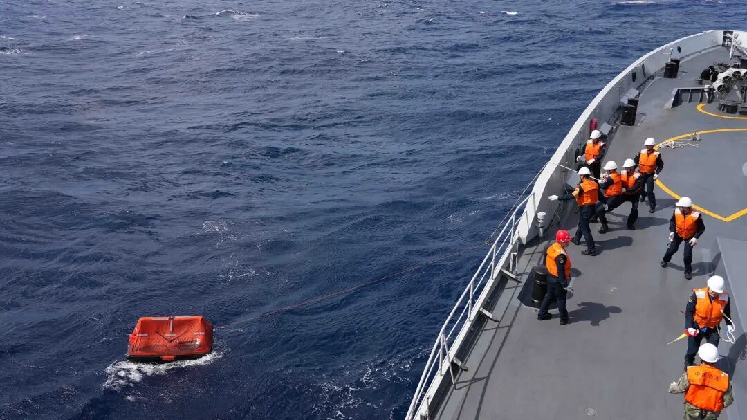 南部战区海军紧急组织救援行动 南部战区海军紧急组织救援行动