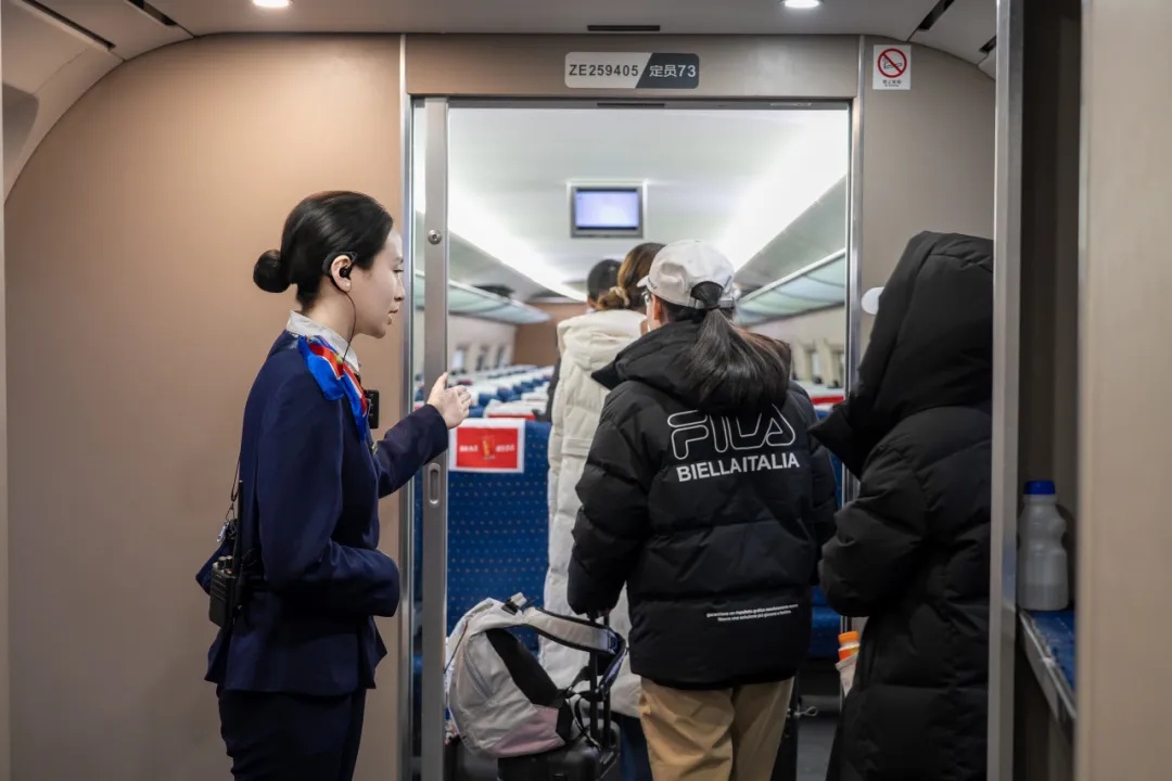 高铁“漂流瓶”又来了，这次是……