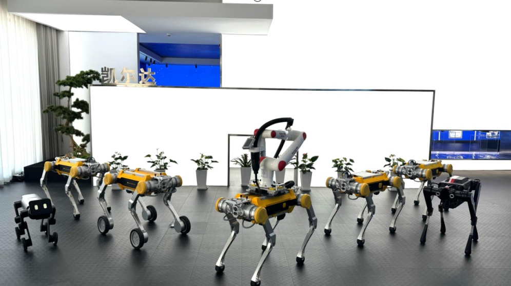 新一代工业级四足机器人在杭州发布 新一代工业级四足机器人在杭州发布
