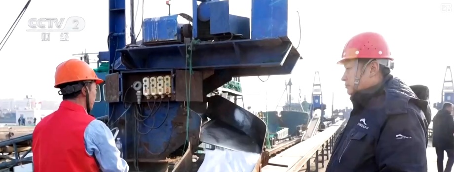 “鲜”货直达“拍”向餐桌 节前水产市场供需两旺“高端年货”交易量增长